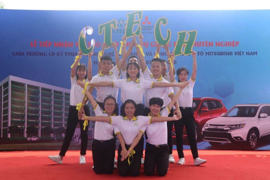 Truong-Cao-dang-Ky-thuat-Cong-nghe-Bach-Khoa-nhan-tai-tro-o-to-tu-Mitsubishi-Motors-Vietnam