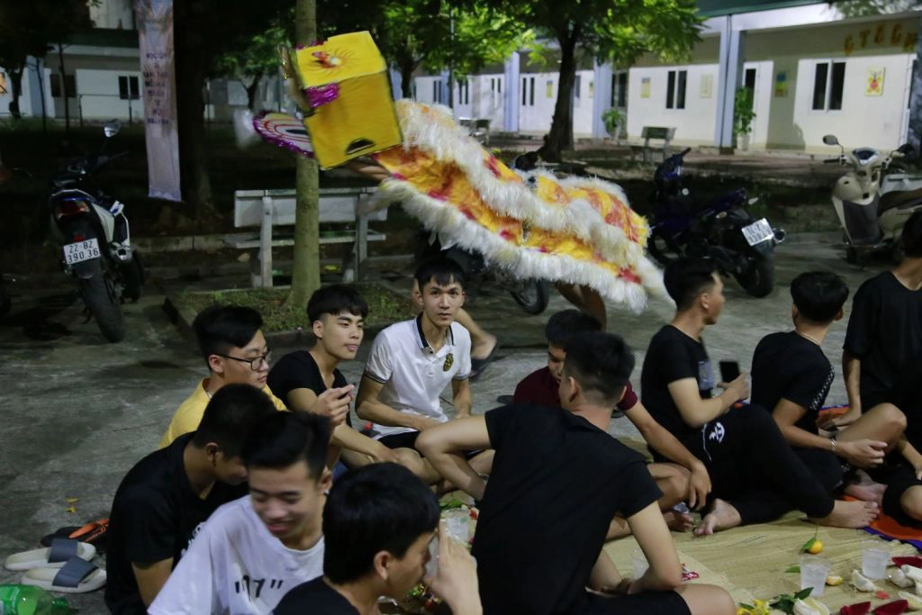 Trung thu “cùng nhau” của tân sinh viên CTECH