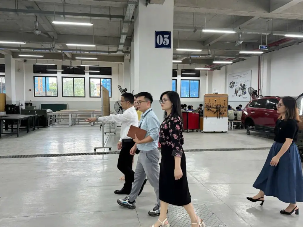 Tập đoàn Khoa học Kỹ thuật Hồng Hải (Đài Loan, Trung Quốc) thăm và làm việc tại CTECH