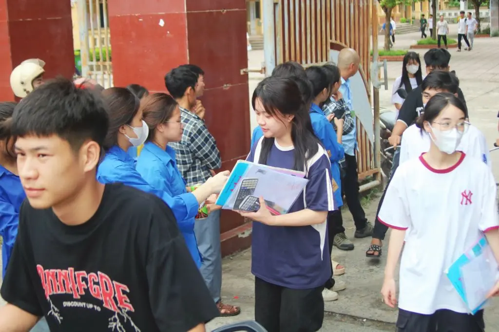 Tuổi trẻ CTECH tham gia Tiếp sức mùa thi tốt nghiệp THPT 2024