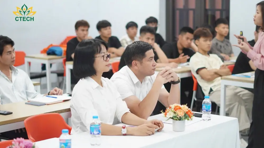 CTECH Sends 25 Outstanding Students to Participate in Real-World Internship Program at Luxshare-ICT Vietnam