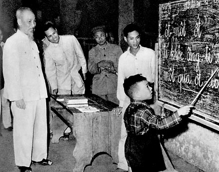Chào mừng kỷ niệm 73 năm Ngày truyền thống học sinh, sinh viên và Hội Sinh viên Việt Nam (09/01/1950-09/01/2023) - Cao đẳng Kỹ Thuật - Công nghệ Bách Khoa (CTECH)